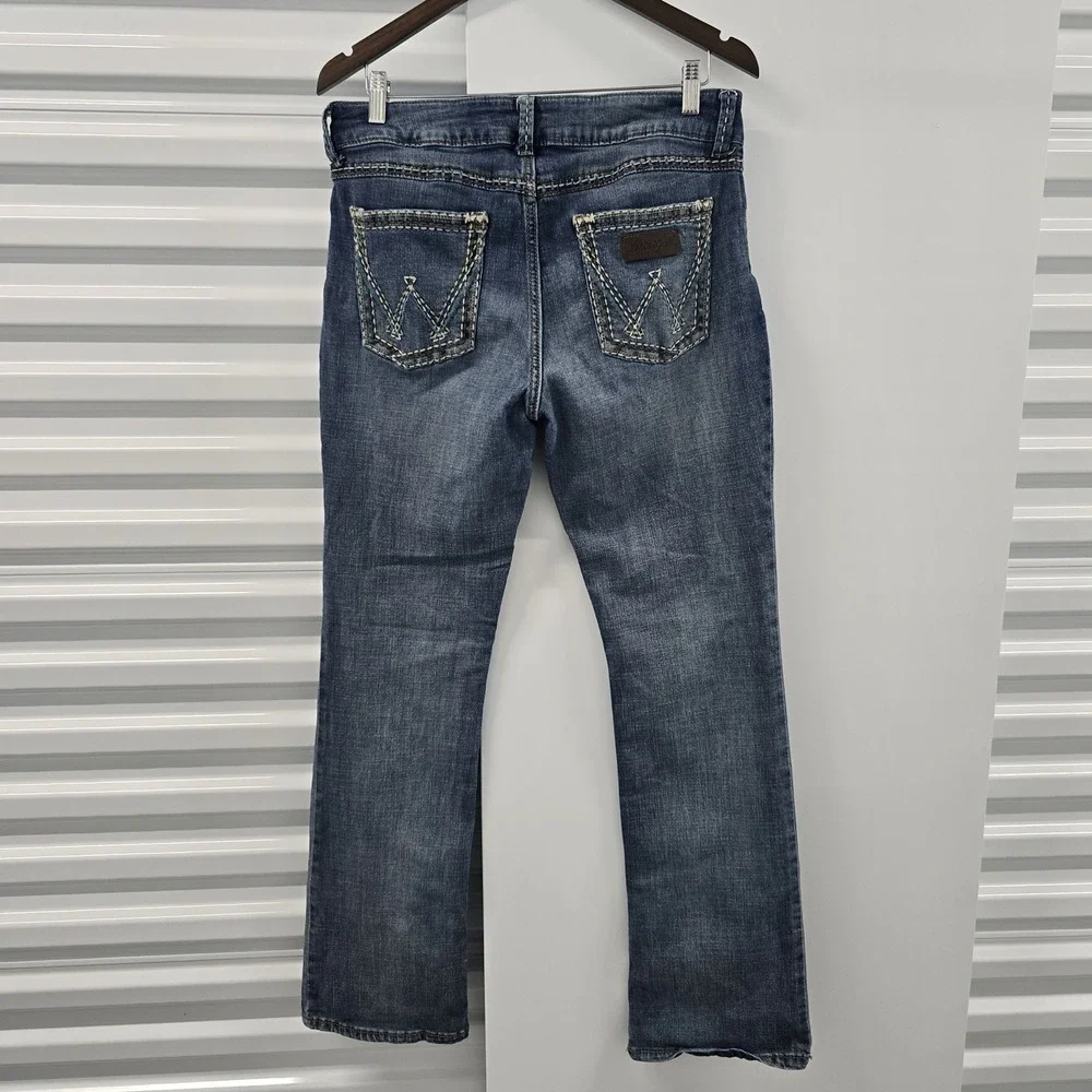 Wrangler Boot Cut Jeans Womens 33x31 Medium Wash Stretch Western Denim